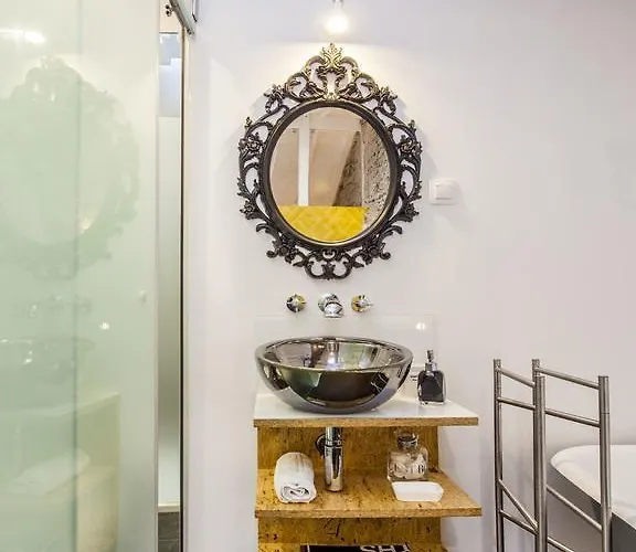 Apartment Carmo Chiado Deluxe Lisbon