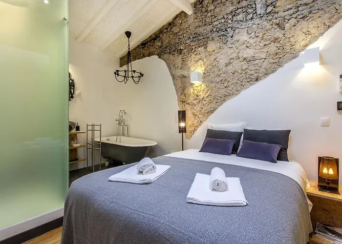 Carmo Chiado Deluxe Apartment *