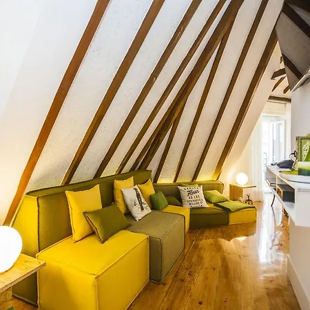 Carmo Chiado Deluxe Лиссабон